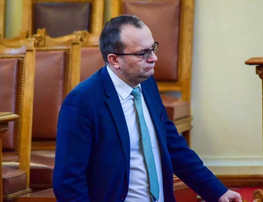 Димитров: Дефицитът и ниските данъци ще са приоритет в бюджета