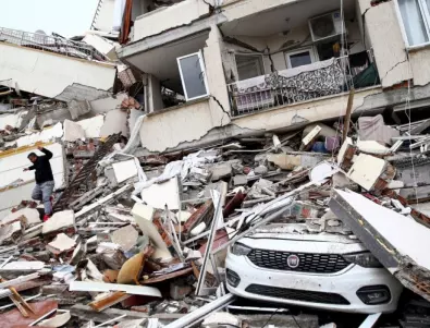 Близо 85 000 сгради са пострадали при земетресението в Турция