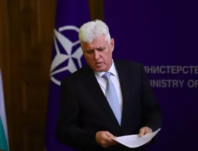 Военният министър: Няма искане за увеличаване на българския контингент в Косово