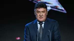 {{ otherArticle[0].article.title }}