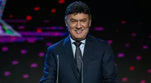 {{ otherArticle[0].article.title }}