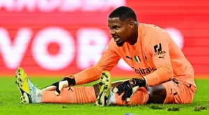 Вратарят на Милан запази мрежата си "суха" срещу Фиорентина, въпреки че играл с 39 градуса температура