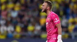 Бивш играч на Барселона заряза болното си дете - не искал да плати 1200 евро!