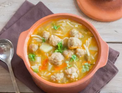 Класическа рецепта за супа топчета: Тайната е в застройката