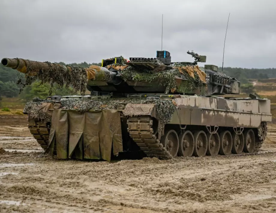 Чехия иска стари танкове „Леопард 2“ от Швейцария 