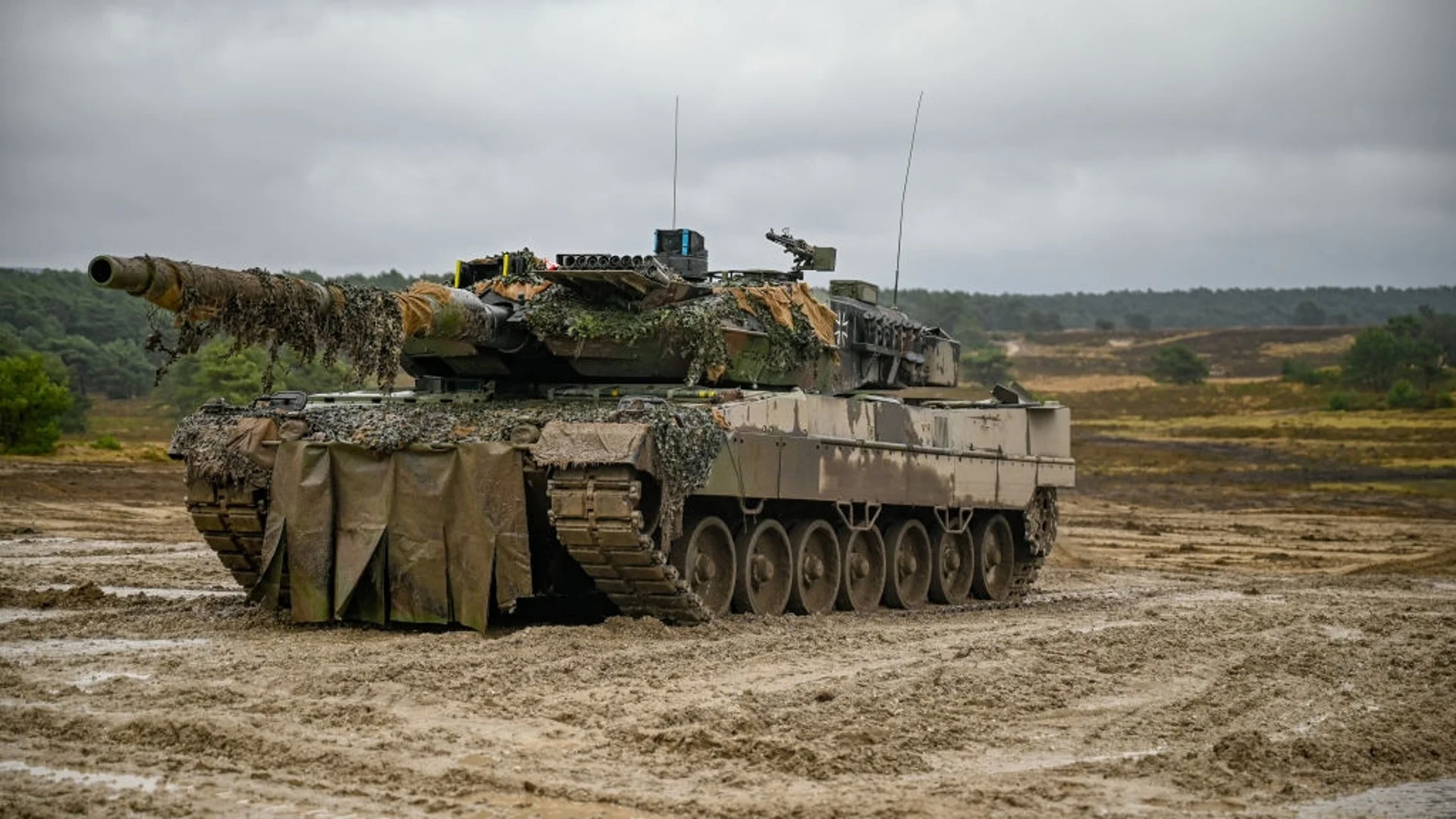 Испания ще предаде на Украйна още 20 танка Leopard 2A: Infodefensa