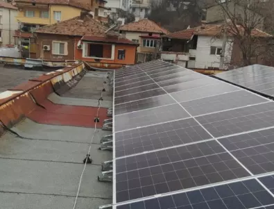 С фотоволтаици на две сгради в Сандански ще пестят енергия