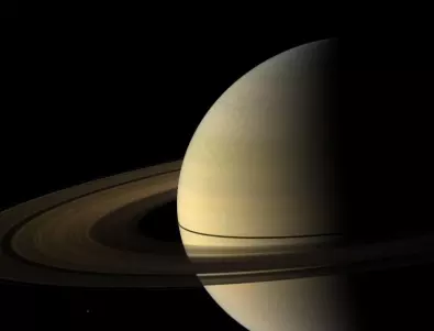 Кой е най-големият спътник на Сатурн?