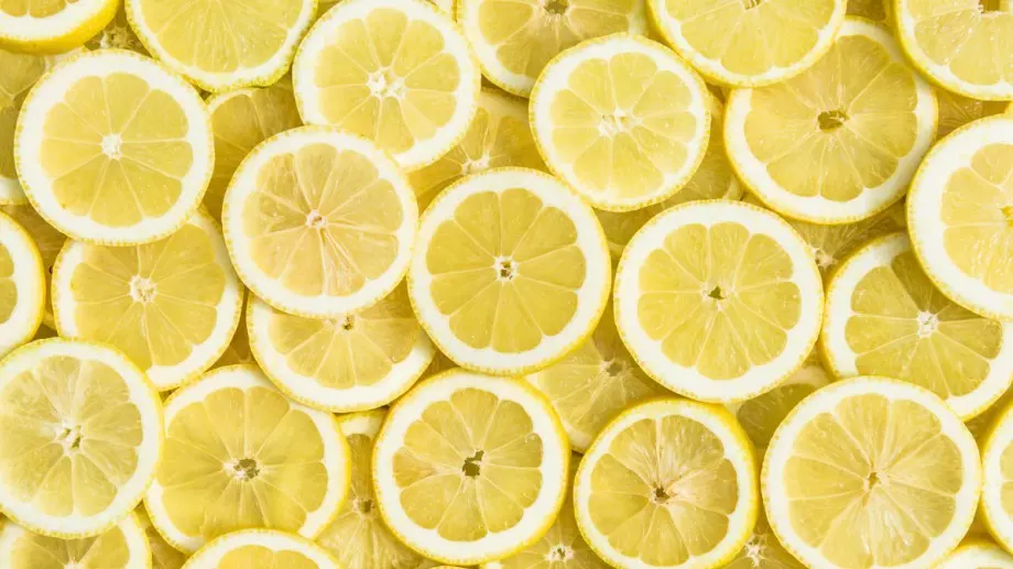 Облекчават ли лимоните акне и белези от акне