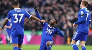 Лестър вкара четири гола и се подигра с трагичен Тотнъм