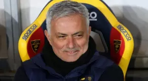 Моуриньо е в Барселона и го свързаха с клуба: Може ли да замести Шави?