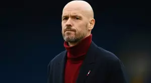 Мисълта за 2-ма играчи тормози Ерик тен Хаг преди дербито с Ливърпул
