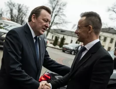 Унгарският външен министър отиде в Минск, за да обсъжда 