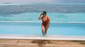 {{ otherArticle[0].article.title }}