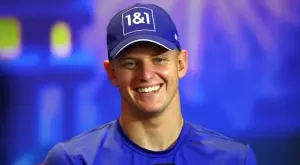 Мик Шумахер е готов да кара за "Мерцедес" при проблеми за Хамилтън и Ръсел