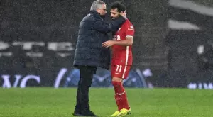 "Срещнахме се два пъти": Какво си казаха Жозе Моуриньо и Мохамед Салах след скандала помежду им?