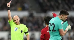 ВИДЕО: Най-добрият вратар в Англия с най-комичния червен картон за 2023