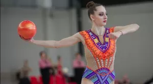 С рекордна за уреда оценка: Боряна Калейн завоюва златото на топка в Румъния