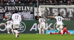 Спорен червен картон даде старт на пореден провал за Байерн (ВИДЕО) 