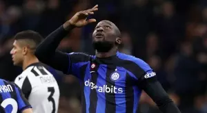 {{ otherArticle[0].article.title }}