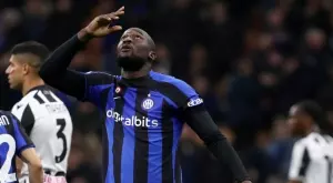 {{ otherArticle[0].article.title }}