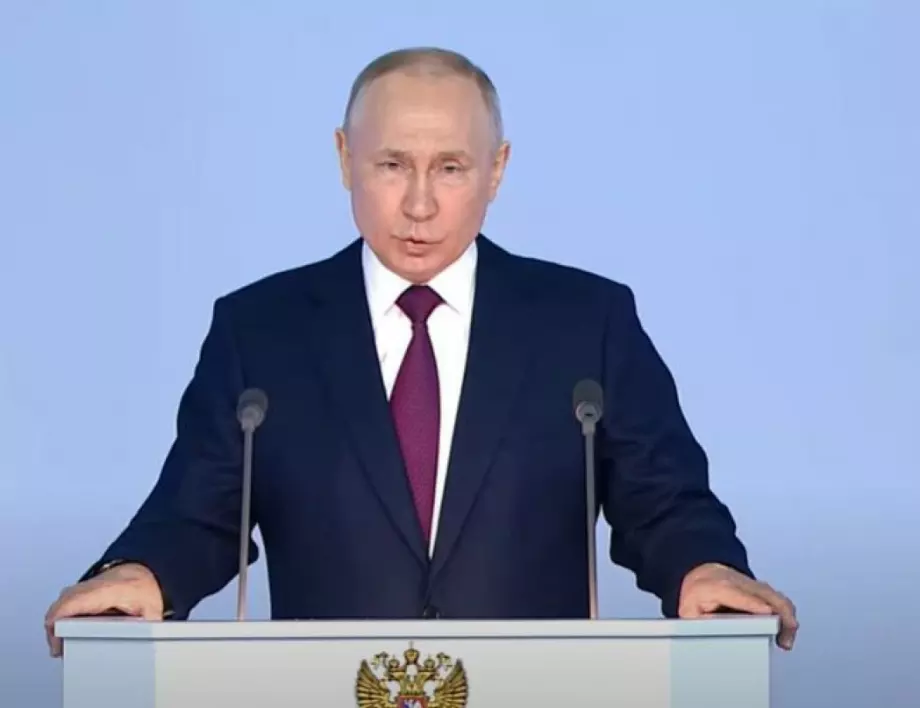 "Кинжал", "Сармат", "Циркон": Путин пак плаши, че ще развива ядрените оръжия и обеща изненада с подводници