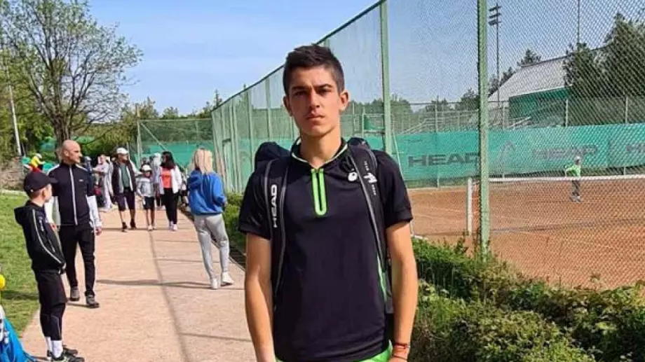 Талантлив роден тенисист с трета драматична победа в Парагвай, ще спори за място на финала