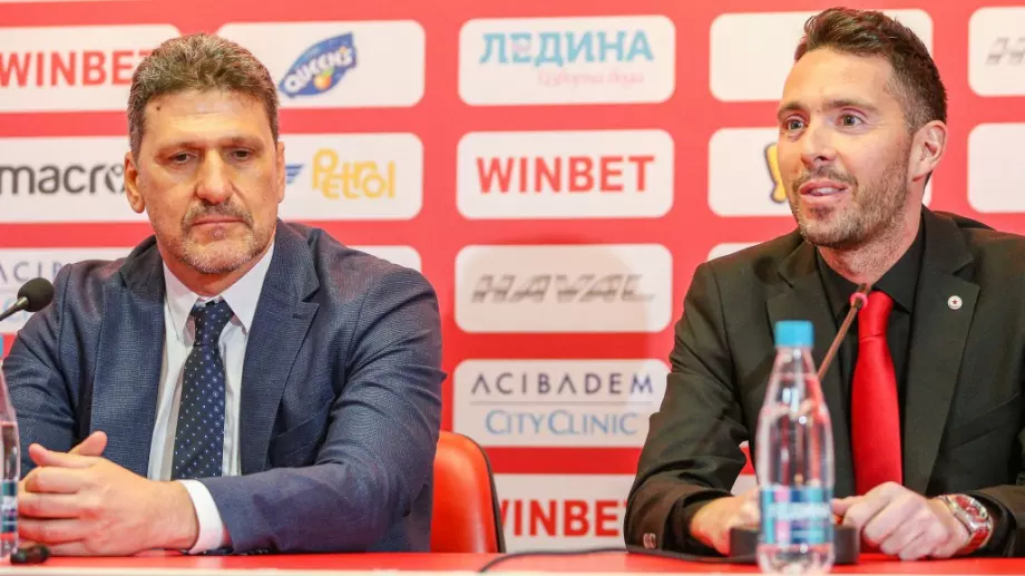 Шеф в ЦСКА гледа на живо Берое - Пирин, играчи ли наблюдава?