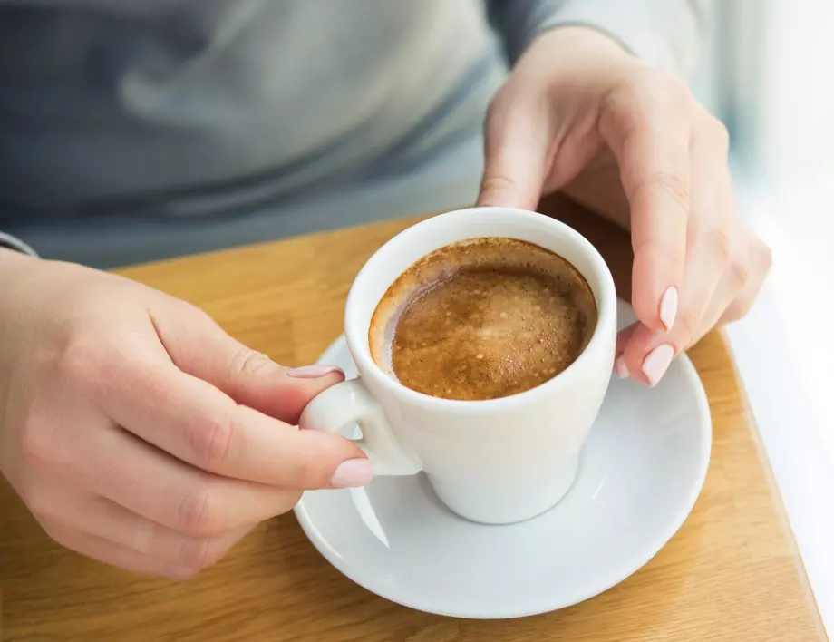 Учени разкриха по колко чаши кафе на ден предпазват възрастните хора от деменция