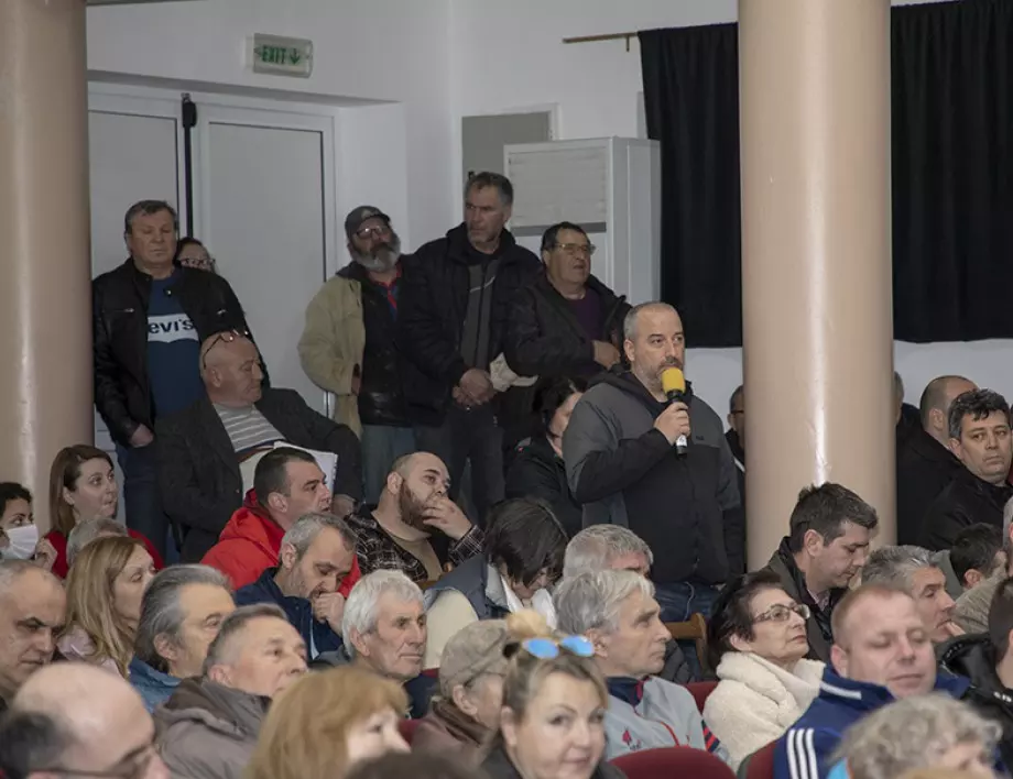 Домоуправители от АБ "Изток" в Стара Загора обсъдиха проблеми с общинската администрация (СНИМКИ)