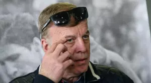 {{ otherArticle[0].article.title }}