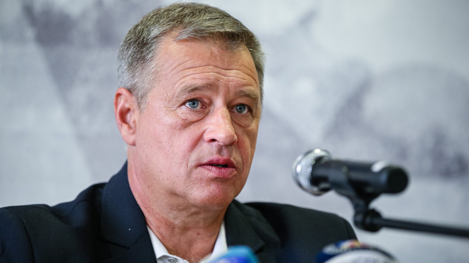 Сираков досега не е търсил заместник на директора Иво Ивков
