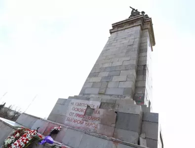 След призива на Борисов: Общинарите се разбързаха с махането на Паметника на съветската армия