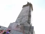 Отново червена боя по Паметника на Съветската армия