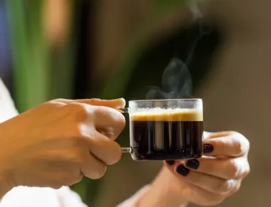 Учени разкриха по колко чаши кафе на ден чистят артериите от холестерола
