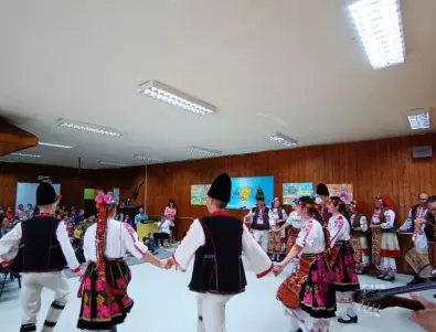 С образователни концерти Северняшкият ансамбъл въвежда децата в света на българския фолклор