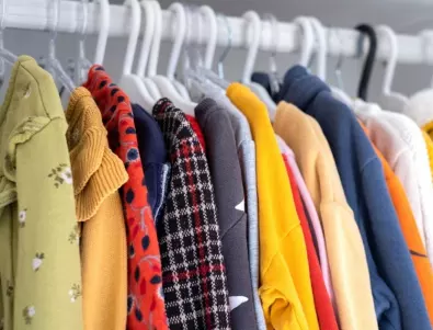 Предимства и недостатъци на пазаруването на дрехи втора употреба
