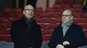 Сър Джим Ратклиф няма право да критикува публично Глейзър, част от сделката е за Манчестър Юнайтед