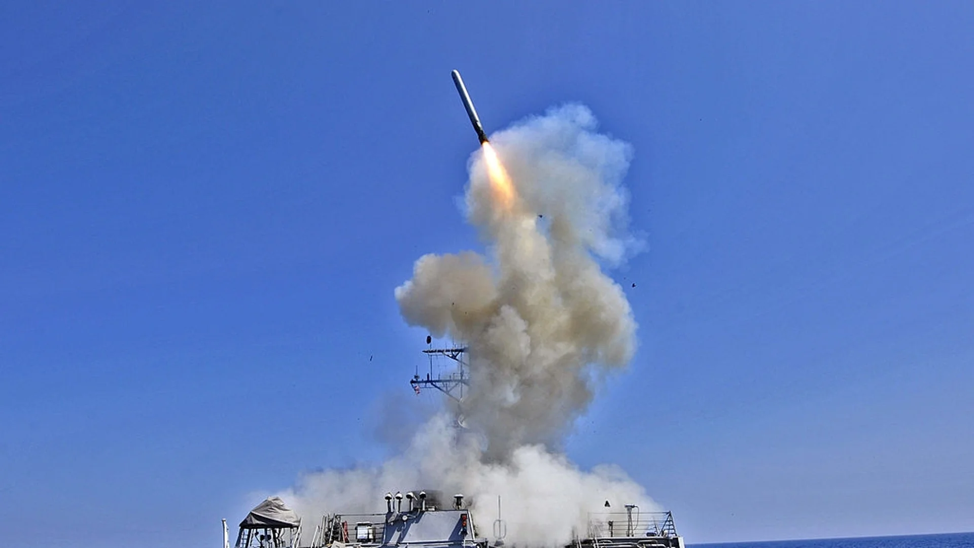 САЩ с впечатляваща военна поука за Иран след атаката срещу Израел (ВИДЕО)