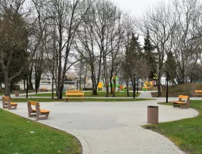 Община Бургас благоустрои голяма част от парк 