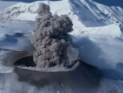 ВИДЕО: Да си пред вулкан, когато почне да се гневи