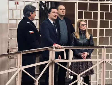 Зарков инспектира затвора в София 