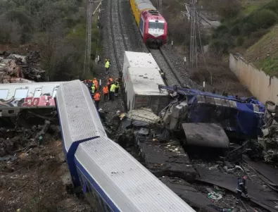 Влаковете в Гърция отново потеглиха