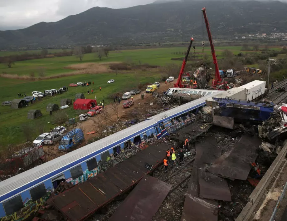 Гърция утре пуска първите влакове след тежката жп катастрофа