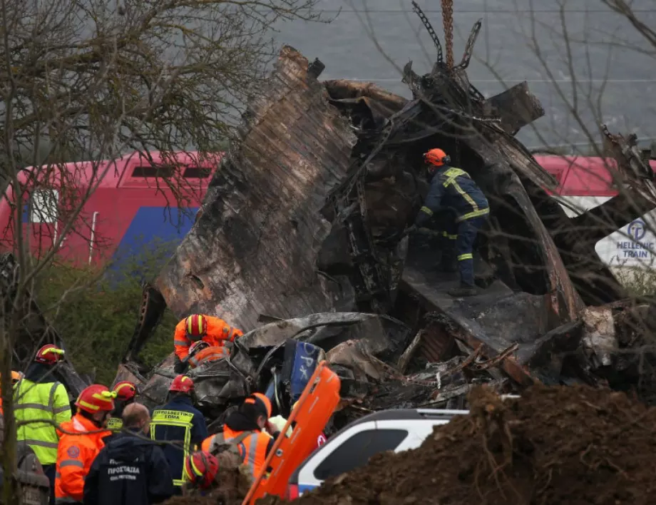 Още трима обвинени за влаковата катастрофа в Гърция