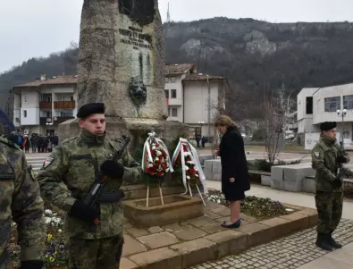 Ловеч празнува 3 март с гражданско поклонение и тържествен военен ритуал