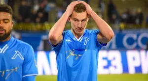 Ужасяващ фал и директен червен картон: Звезда на Левски скандализира (ВИДЕО)