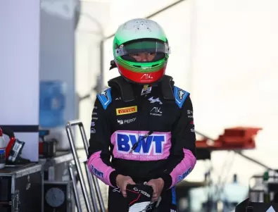 Грешка на механик спря Никола Цолов за първи точки в дебюта си във Формула 3 (ВИДЕО)