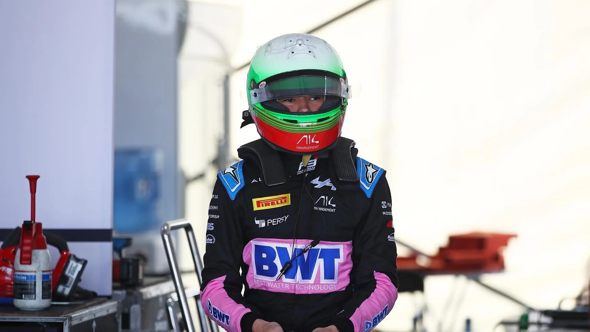 В преследване на мечтата си: Никола Цолов се нуждае от 100 000 евро, за да остане във Формула 3