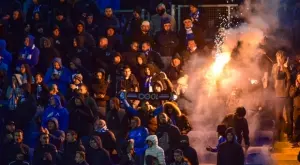 С редактирани СНИМКИ и сбъркани фалшиви локации фенове на Шкупи лъжат, че са в България